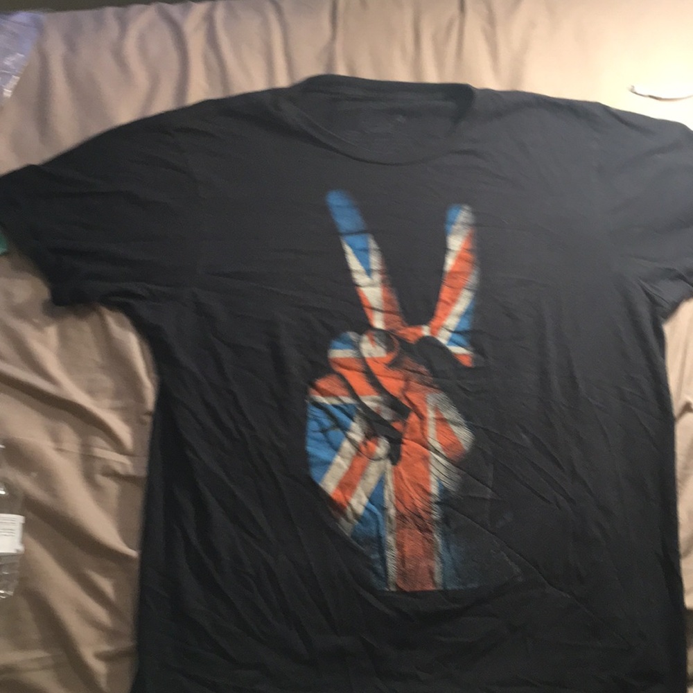 Black peace sign shirt